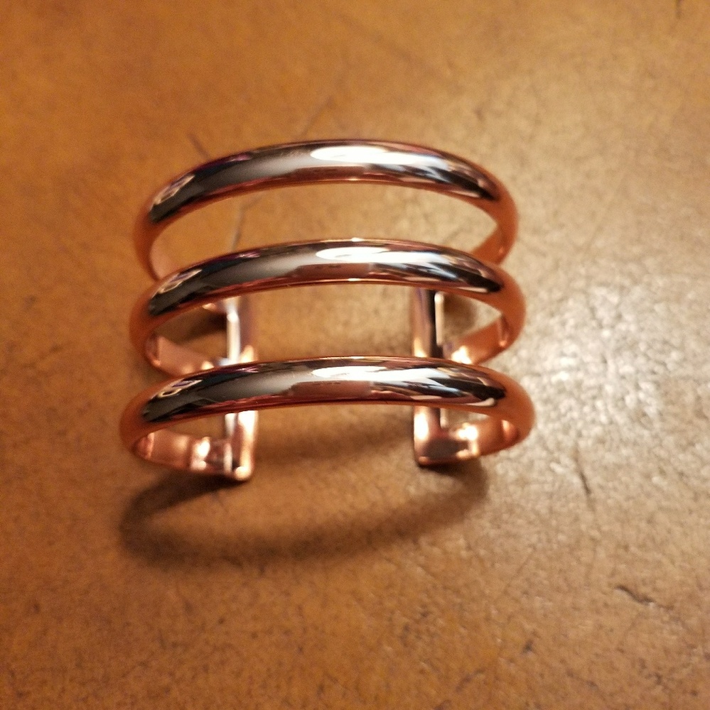 Cuff bracelet-rose gold tone